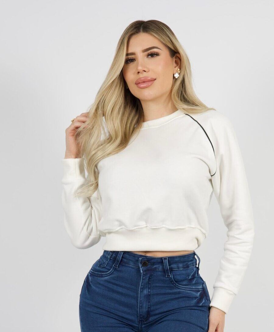 WhatsApp Image 2025-08-13 at 10.33.56 PM (2) Polerón Woman Line