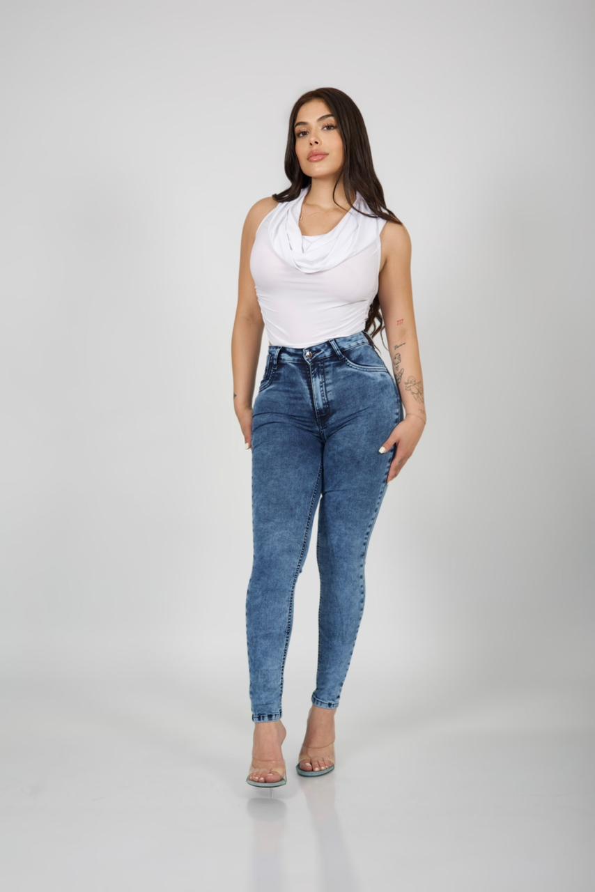 WhatsApp Image 2025-12-20 at 6.54.14 PM Jeans W classic Santa Marta - Imagen 1