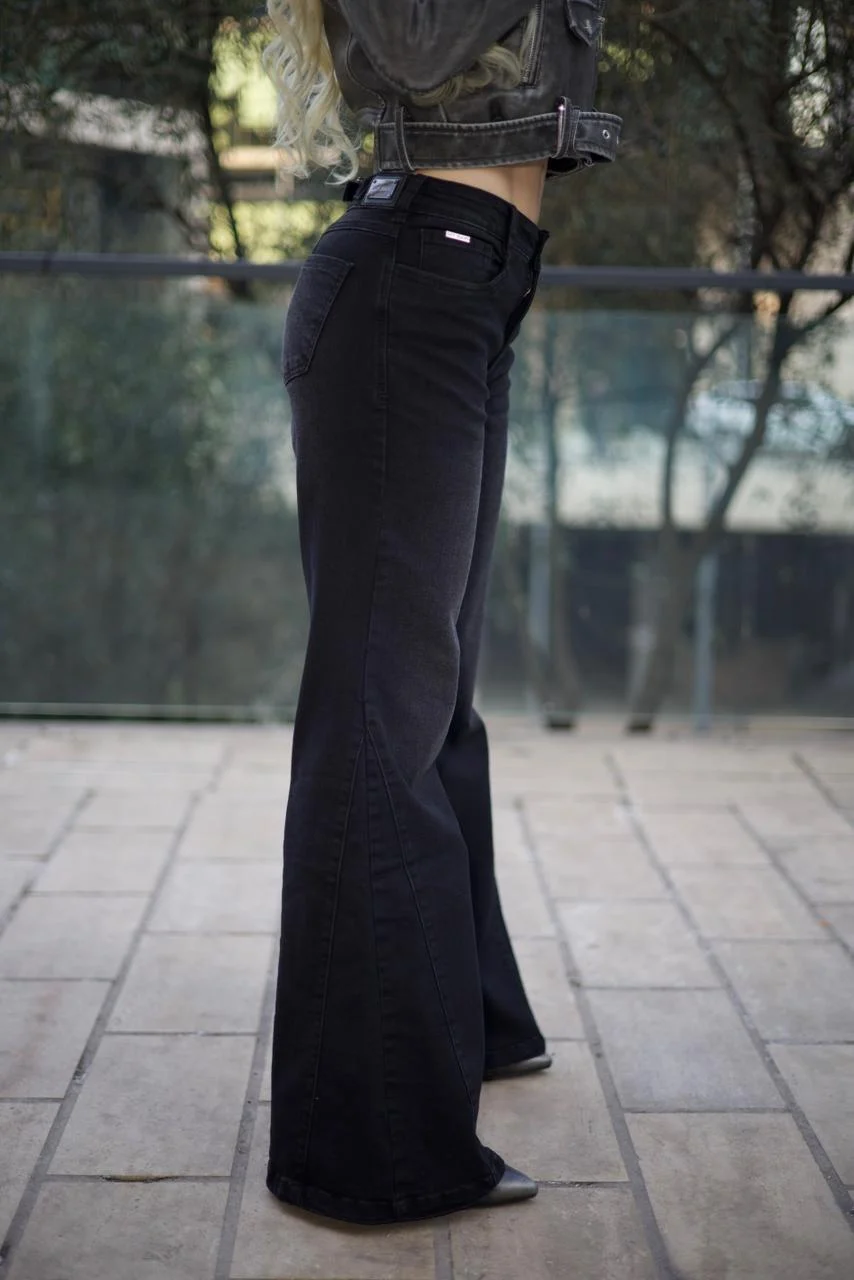 JEANS FLARE GEOMETRIC BLACK DESGASTADO - Vista 4