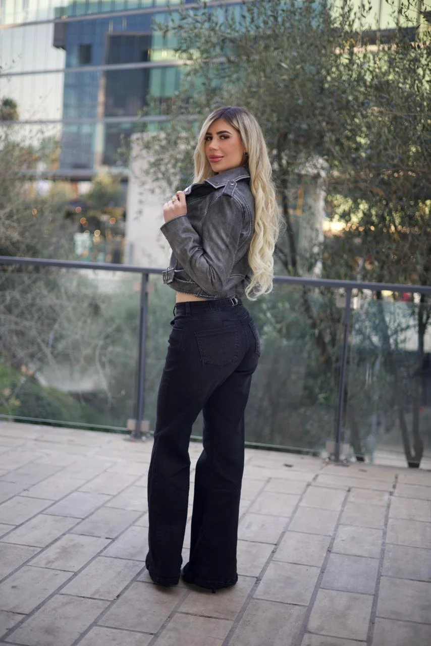 JEANS FLARE GEOMETRIC BLACK DESGASTADO - Vista 2
