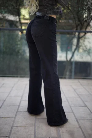 JEANS FLARE GEOMETRIC BLACK DESGASTADO - Vista 3