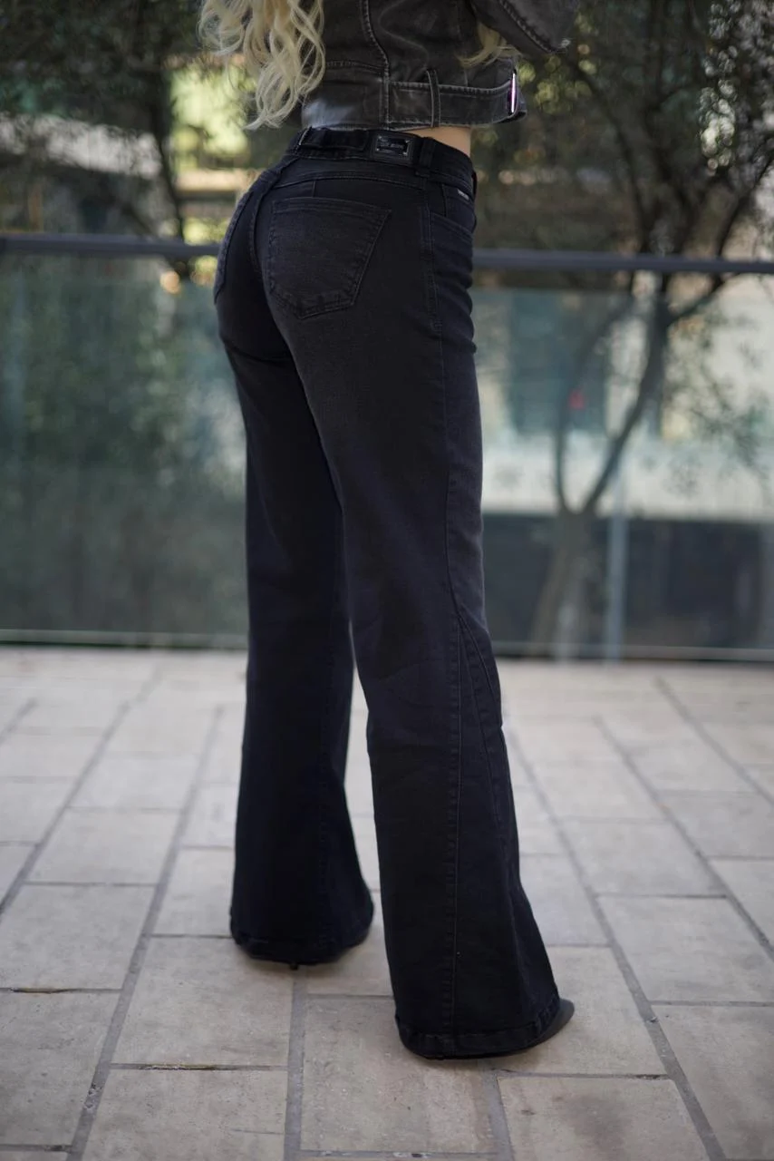 JEANS FLARE GEOMETRIC BLACK DESGASTADO - Vista 3